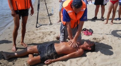 Чтобы крымским спасателям не пришлось демонстрировать свои навыки, отдыхающим нужно быть осторожнее.