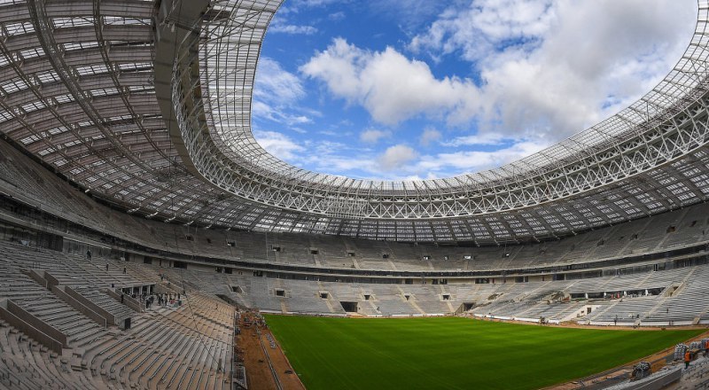 Вот на этой прекрасной арене московских «Лужников» состоится торжественное открытие XXI чемпионата мира по футболу, а спустя пять недель и финальный матч, который назовёт сильнейшую сборную планеты 2018 года.