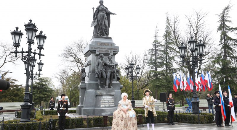 19 апреля - День России - отмечали в Крыму и в годы украин­ской оккупации.