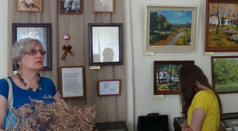 Участники музеологической школы в Старокрымском литературно-художественном музее.
