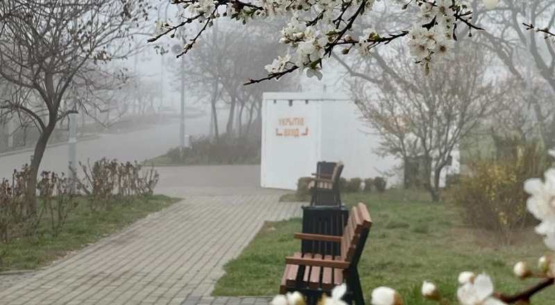 Укрытия в Севастополе, к примеру, есть. Только вот за порядком в них не следят - часто там просто мусор.