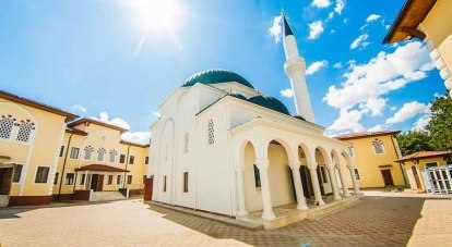 В Симферополе после реконструкции открыли старинную мечеть.