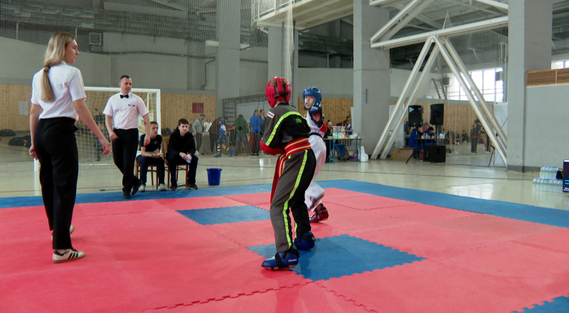 В Симферополе провели турнир по кикбоксингу. В нём приняли участие крымчане и спортсмены из других регионов России. 