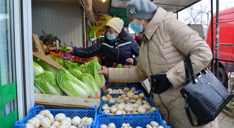 Наибольший рост цен в прошлом месяце зафиксирован на овощи российского производства. 