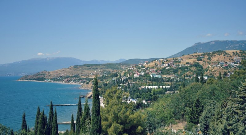 Берег Гурзуфа. Фото An basova, wikimedia, CC BY-SA 4.0.