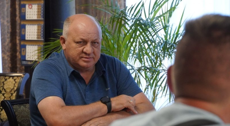 Святослав Брусаков возглавлял администрацию Керчи с 2021-го по 2024 год. Фото со страницы Святослава Брусакова в соцсети.