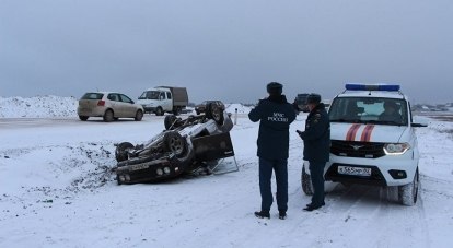 За первые сутки «непредвиденных» снегопадов в Крыму произошло около десятка ДТП.