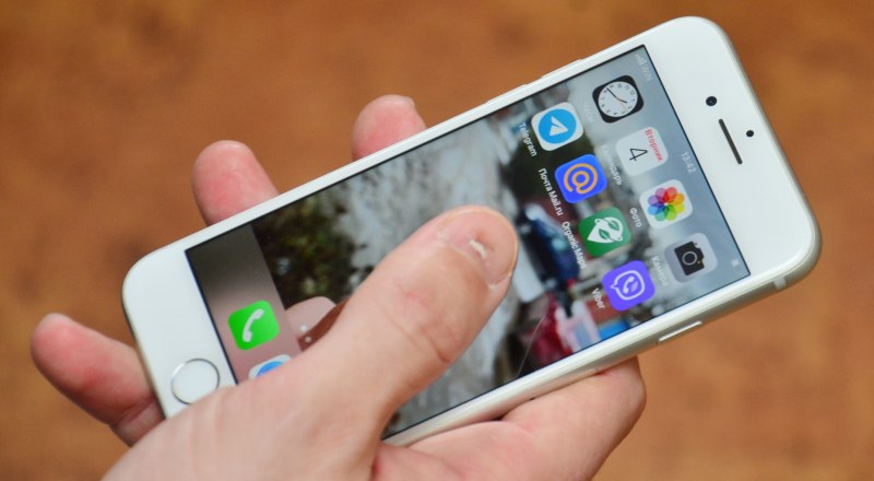 Если вам ни с того ни с сего написала какая-то знаменитость, отнеситесь к этому критически.