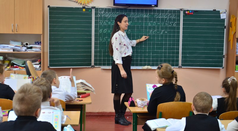 1 сентября этого года крымские школьники станут носить тёмно-синюю форму.