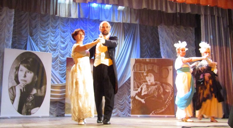 Активные участники - актёры общедоступного Волошинского «Театра в музее». Фото Владимира ЧЕШУИНА.
