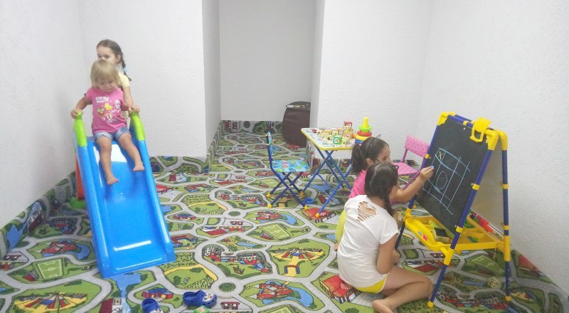 Детская комната в симферопольской налоговой. 