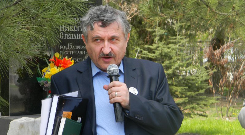Лауреат премии Николая Гумилёва Владимир Полушин. 