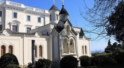 Ливадийская Крестовоздвиженская церковь.
