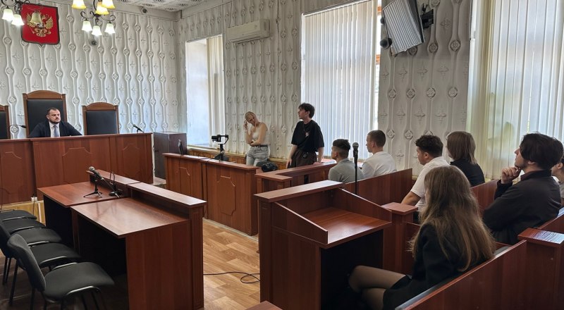 Студенты побывали на судебном заседании. Фото пресс-службы Центрального районного суда города Симферополя. 