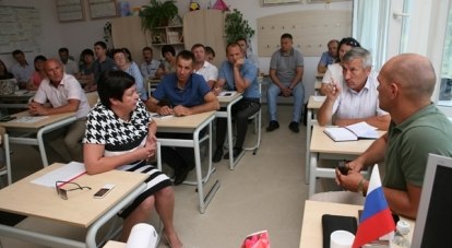 Крымские единороссы обсудили в Симферополе реализацию партийного проекта «России важен каждый ребёнок».