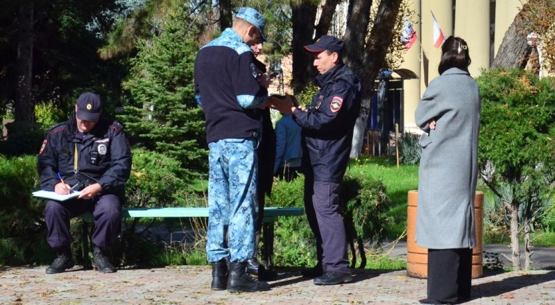 Будьте внимательны к своему имуществу и к людям, которые вас окружают. Фото Александра кадникова.