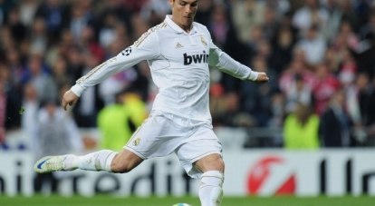 Легендарный «реалист» из Мадрида Криштиано Роналдо не уходит с поля без забитого мяча.