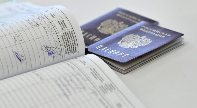 В бракоразводных делах редко удаётся обойтись лишь заменой фамилии в паспорте. Фото: Анны Кадниковой