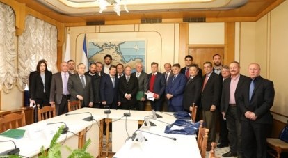 Члены делегации на приёме в крымском парламенте.