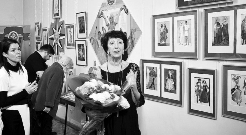 Екатерина Бородина открывает выставку. Фото: Анны Кадниковой