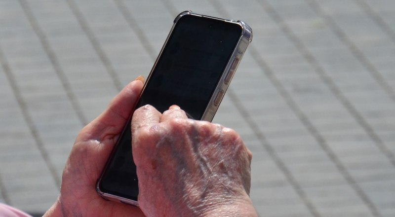 Сотрудники правоохранительных ведомств не звонят в мессенджерах, а «безопасных счетов» для сохранения денежных средств не существует.
