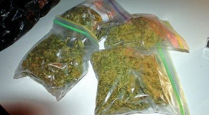 Пакетики с марихуаной конопля или сезам