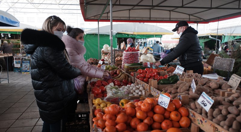 Продовольственные магазины и рынки будут работать в штатном режиме.