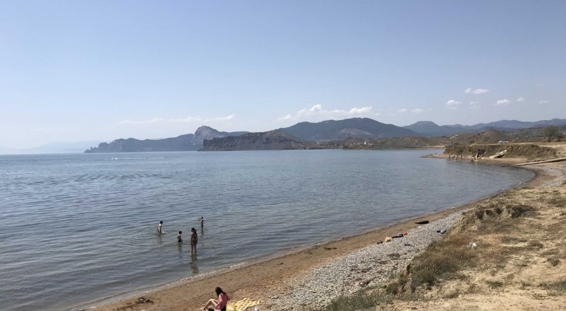 Открытые для всех пляжи ещё остались в Крыму. Но надолго ли?