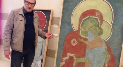 Александр Трошин рассказывает о фресках Ксении Вороновой.