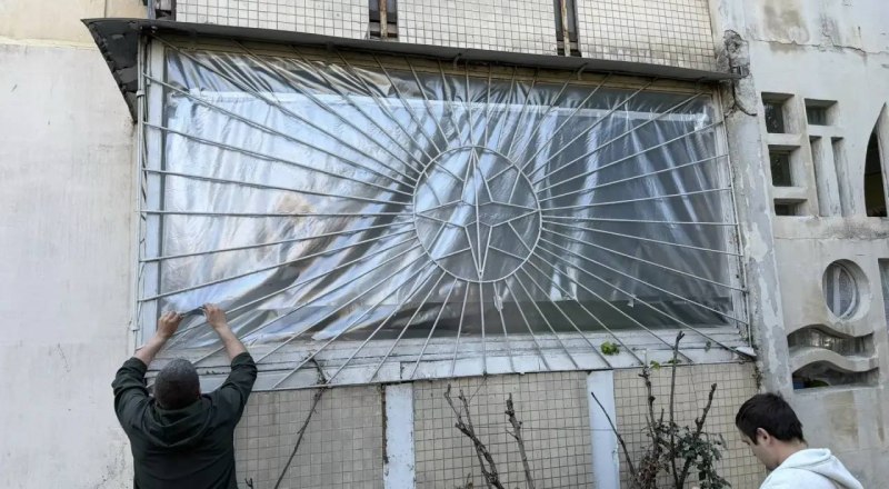 И вновь многие севастопольцы остались без окон.