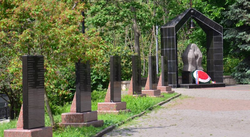 Мемориал чернобыльцам в Симферополе.
