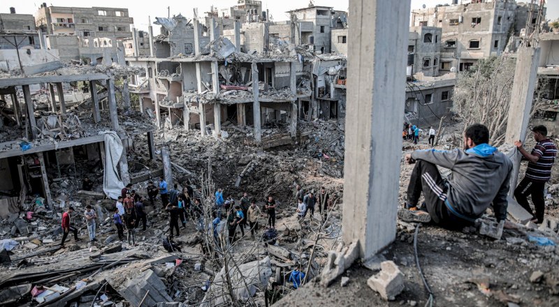 Сравнивая с землёй жилые районы Газы, армия обороны Израиля не смогла лишить ХАМАС способности к противодействию. Число жертв растёт.