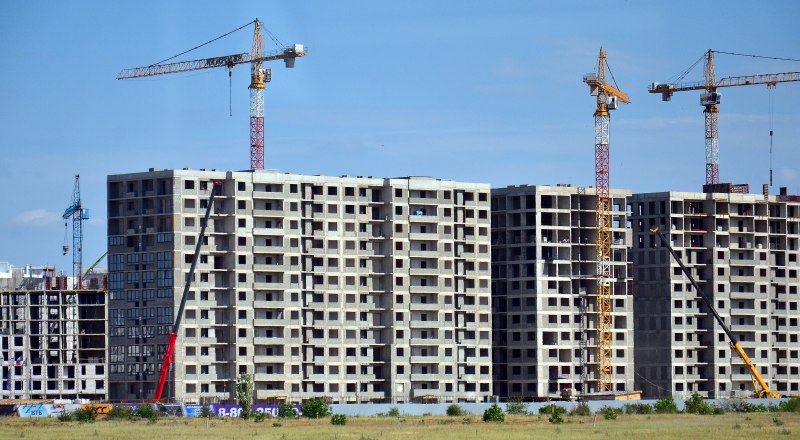 Квадратные метры строят. Но кто их будет покупать?