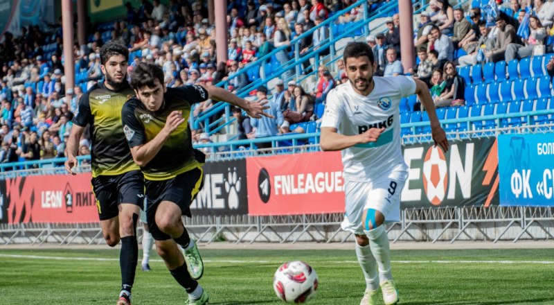 «Рубин Ялта» и «Севастополь» выиграли свои матчи во второй лиге чемпионата России по футболу.