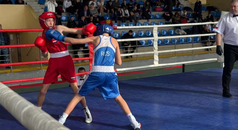 В Симферополе проходят чемпионат и первенство Крыма по боксу. Победители представят республику на уровне ЮФО. Фото Федерации бокса Республики Крым.