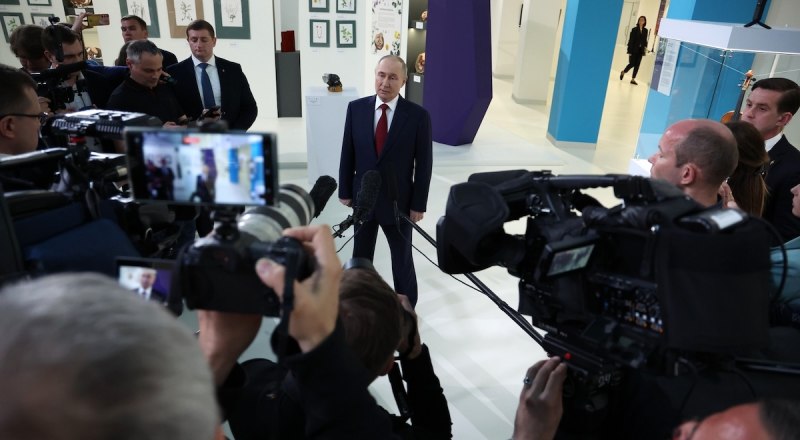 Заявление Владимира Путина для СМИ по итогам телефонного разговора с президентом США Дональдом Трампом. Фото с сайта Кремля.
