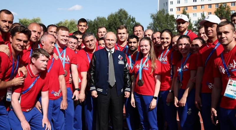 Президент Российской Федерации Владимир Путин встретился в Минске с участниками
II Европейских спортивных игр.