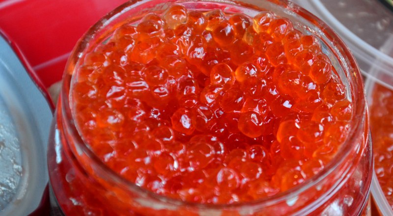 В попытках сэкономить вы рискуете нарваться на «икорный суп» или откровенный контрафакт.