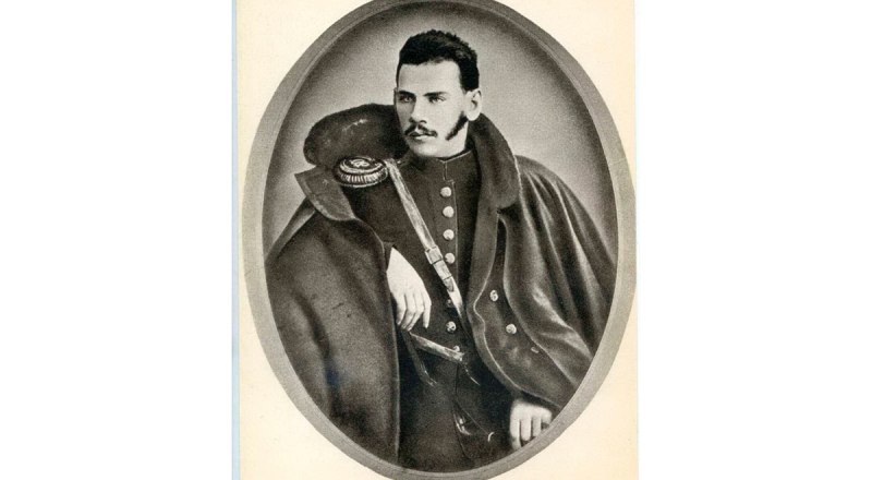 Поручик, военный корреспондент Лев Толстой в 1855 году. Фоторепродукция Владимира Петрова.
