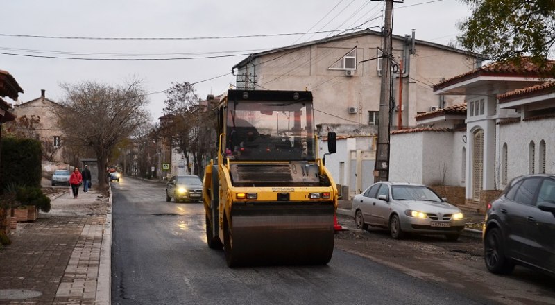 До конца года в Евпатории планируется отремонтировать 22 улицы. Фото: Анны Кадниковой