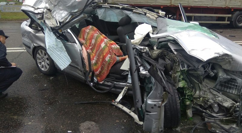 Последствия ДТП, случившегося по вине вдребезги пьяного водителя.