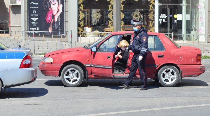 Патрулировать улицы выйдут даже сотрудники аппарата МВД по Республике Крым. Фото Александра КАДНИКОВА.