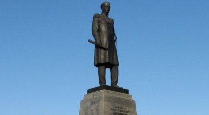 Памятник адмиралу Нахимову восстановили на старом месте.