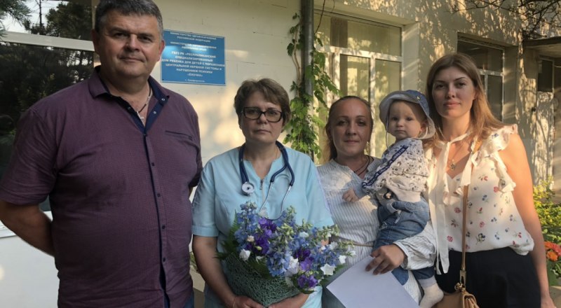 Семья Тарасенко счастлива от того, что Витя снова живёт с ними.
