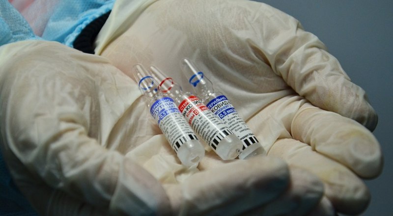 «Спутник V» надёжнее других вакцин защищает от смертельного исхода COVID-19. Фото: Анны Кадниковой