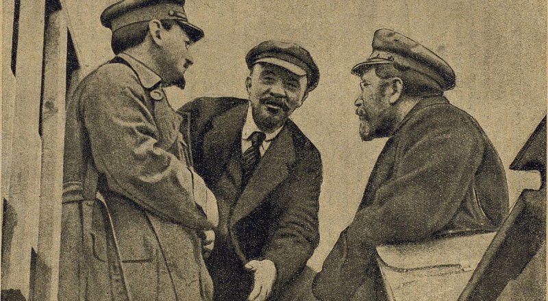 Л. Д. Троцкий, В. И. Ленин и Л. Б Каменев. 1920 г.