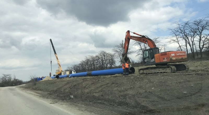 Работы ведутся согласно графику. Главное - дать воду крымчанам.