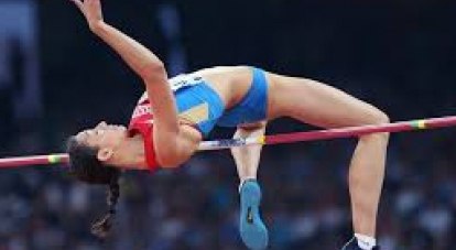 Очередную «заоблачную» высоту покоряет двукратная чемпионка мира в прыжках в высоту москвичка Мария Ласицкене.