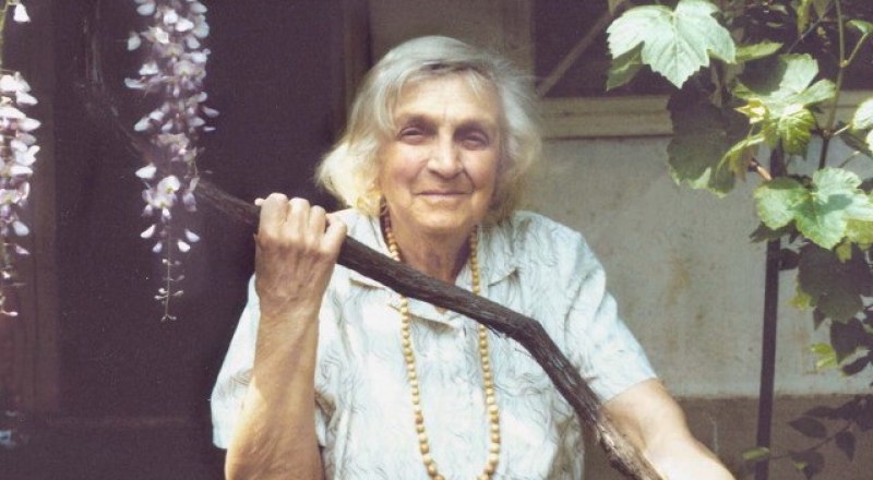 Мария Николаевна Изергина. Пианистку, певицу, друга Волошина наверняка помнят многие коктебельцы. Фоторепродукция Владимира ПЕТРОВА.