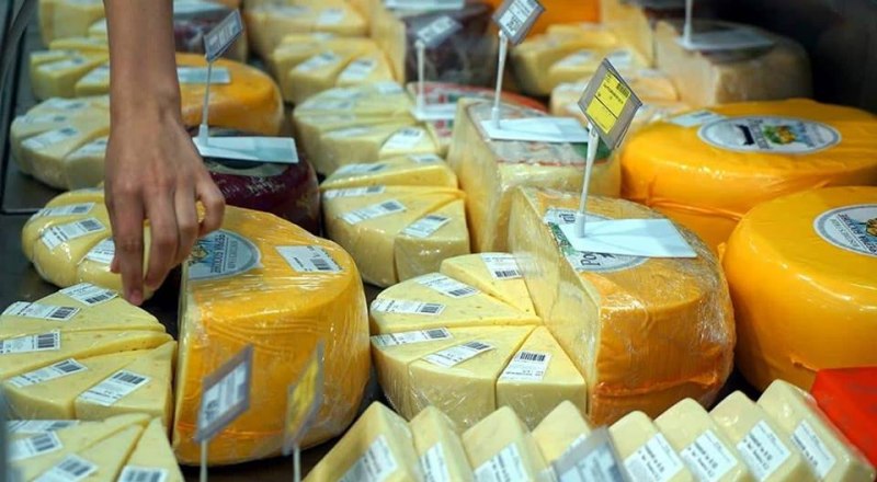 Больше половины сыра, представленного в рознице, - фальсификат.
